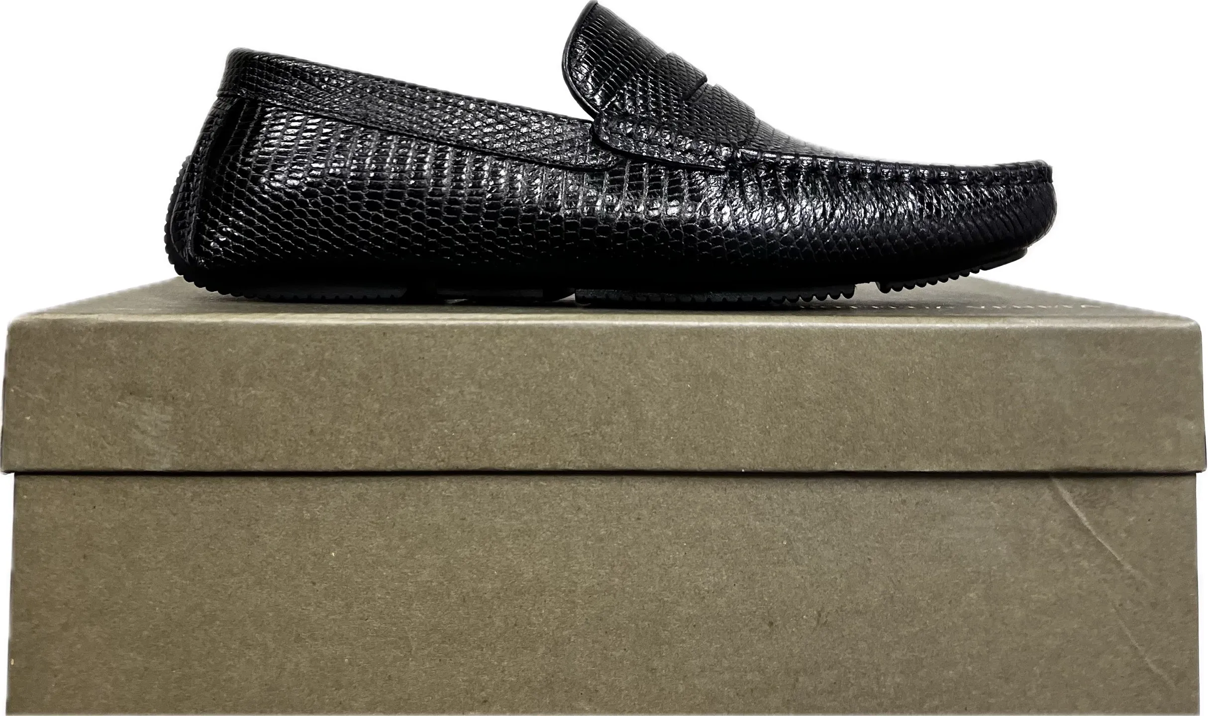 Factory price 480 BV 〰️Purely handmade classic men's beanie shoes👉👉driving shoes, slip-on shoes, made of imported cowhide from Italy, 💕water-dyed cowhide lining, 🔊original outsole, waterproof platform design, comfortable on the feet. A good choice for traveling and driving, three colors available, code number: 38-44, (45 can be customized)